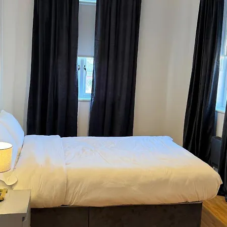 2-bedroom Apartment-dublin Centre Dublin